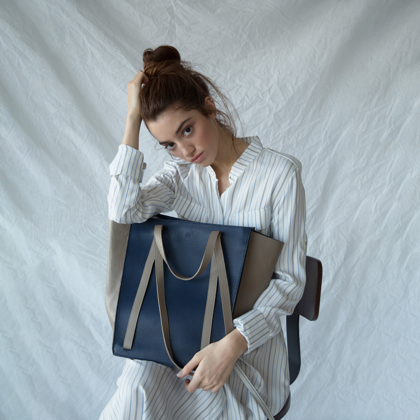 blue cabas phantom leather tote bag #color_navy-sand